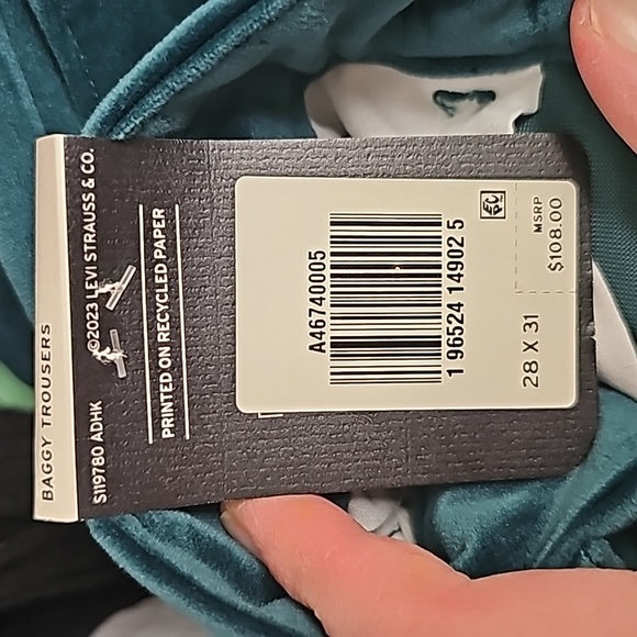 NWT Levi velour trousers - Picture 7 of 8